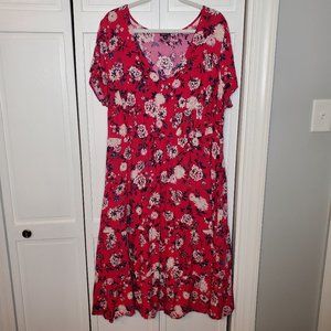 Beautiful! Torrid floral dress🌸. Size 2x